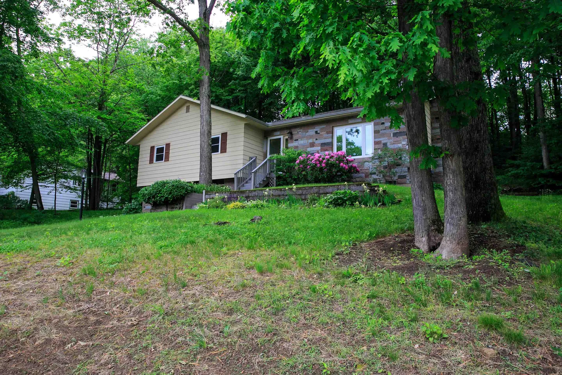 10 Greenbriar Drive Essex VT 05452