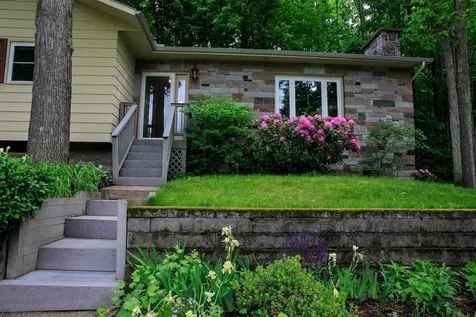 10 Greenbriar Drive Essex VT 05452