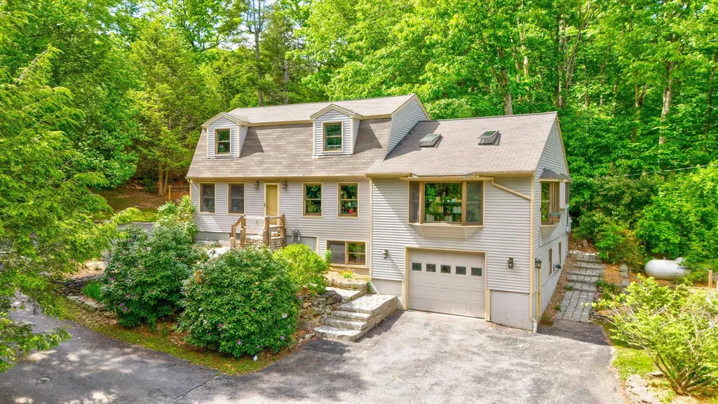 56 North Road Deerfield NH 03037