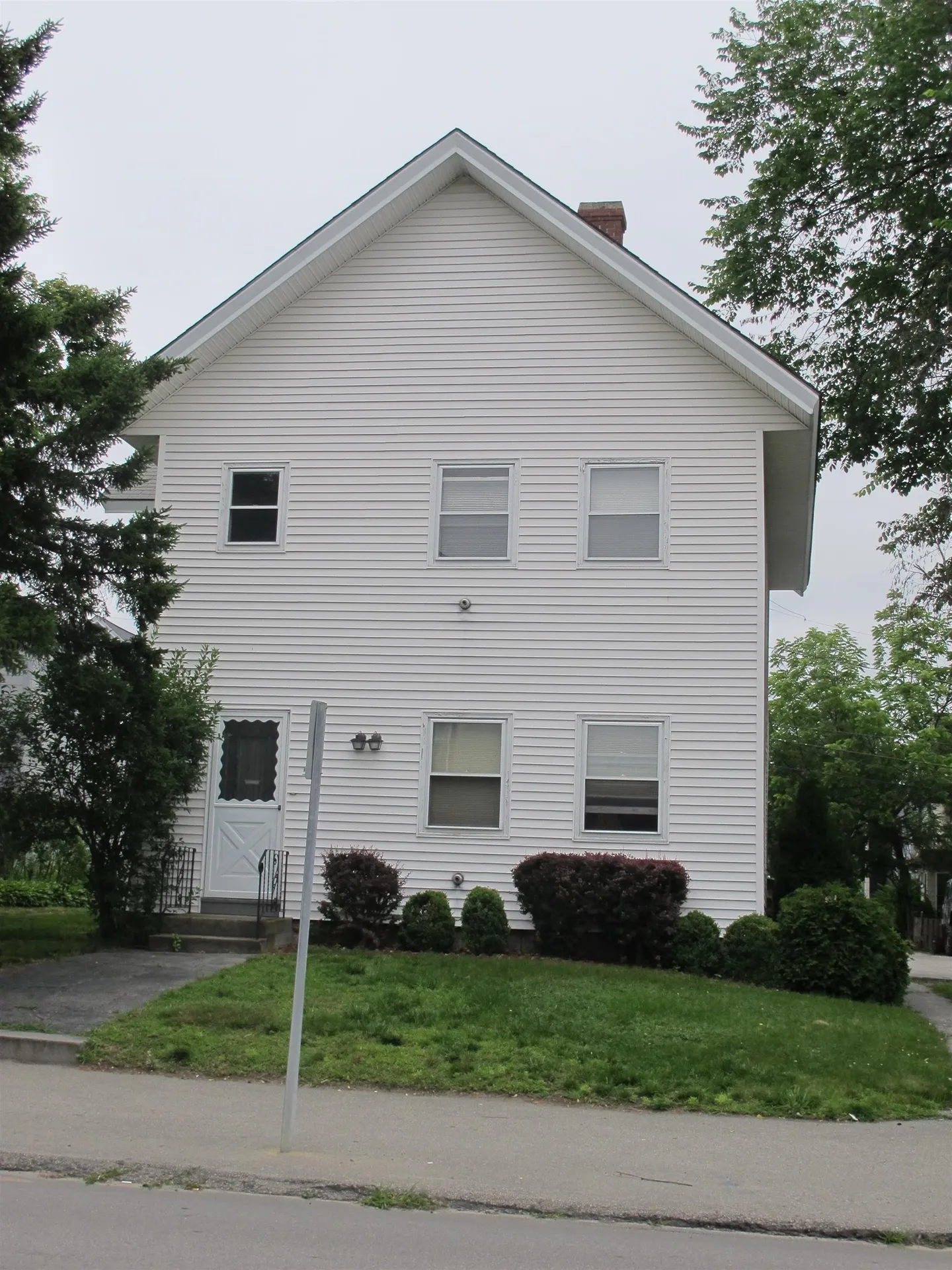 593 Beech Street Manchester NH 03104