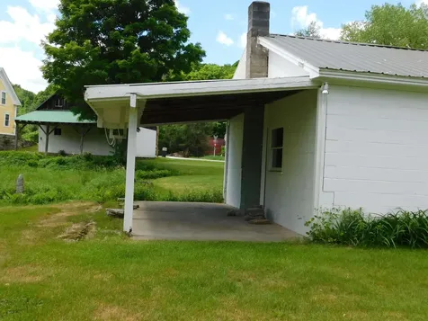 386 1st Avenue Chester VT 05143