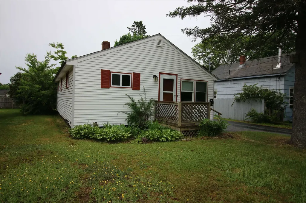 21 Mcduffee Street Rochester NH 03867