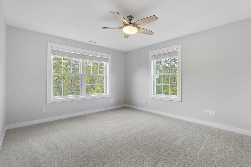 15 Echo Farm Drive Epping NH 03042