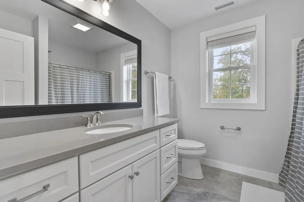 15 Echo Farm Drive Epping NH 03042