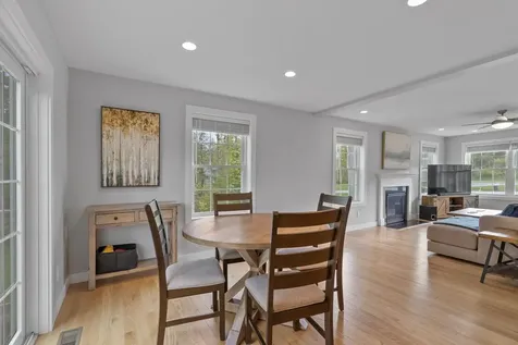 15 Echo Farm Drive Epping NH 03042