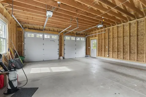 15 Echo Farm Drive Epping NH 03042
