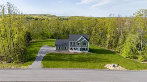 15 Echo Farm Drive Epping NH 03042