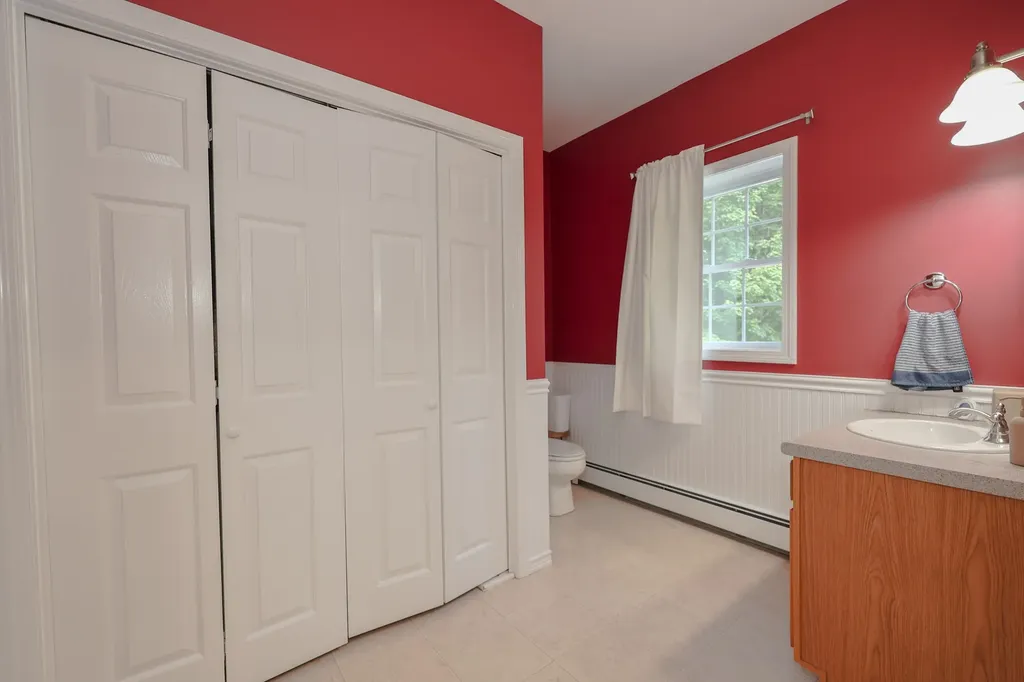 41 Orcutt Drive Chester NH 03036