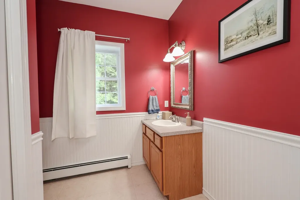 41 Orcutt Drive Chester NH 03036