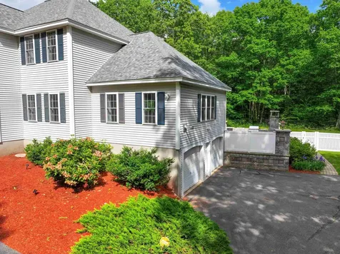 41 Orcutt Drive Chester NH 03036