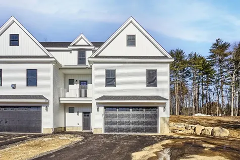 44c Stephen C Savage Way Plaistow NH 03865