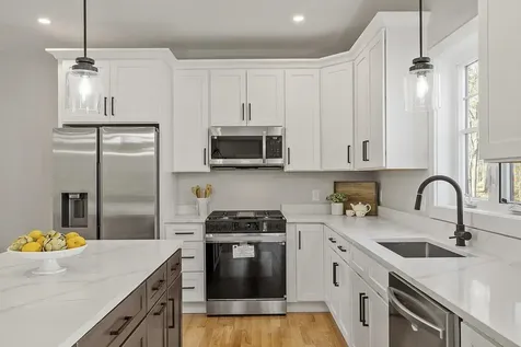 44c Stephen C Savage Way Plaistow NH 03865