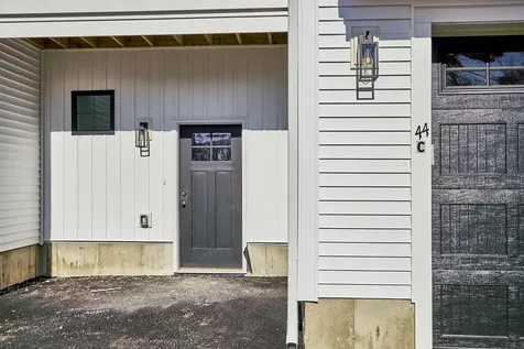 44c Stephen C Savage Way Plaistow NH 03865
