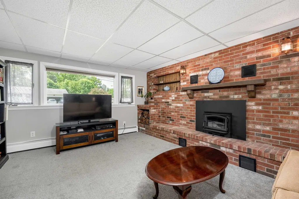 19 Perkins Drive Laconia NH 03246