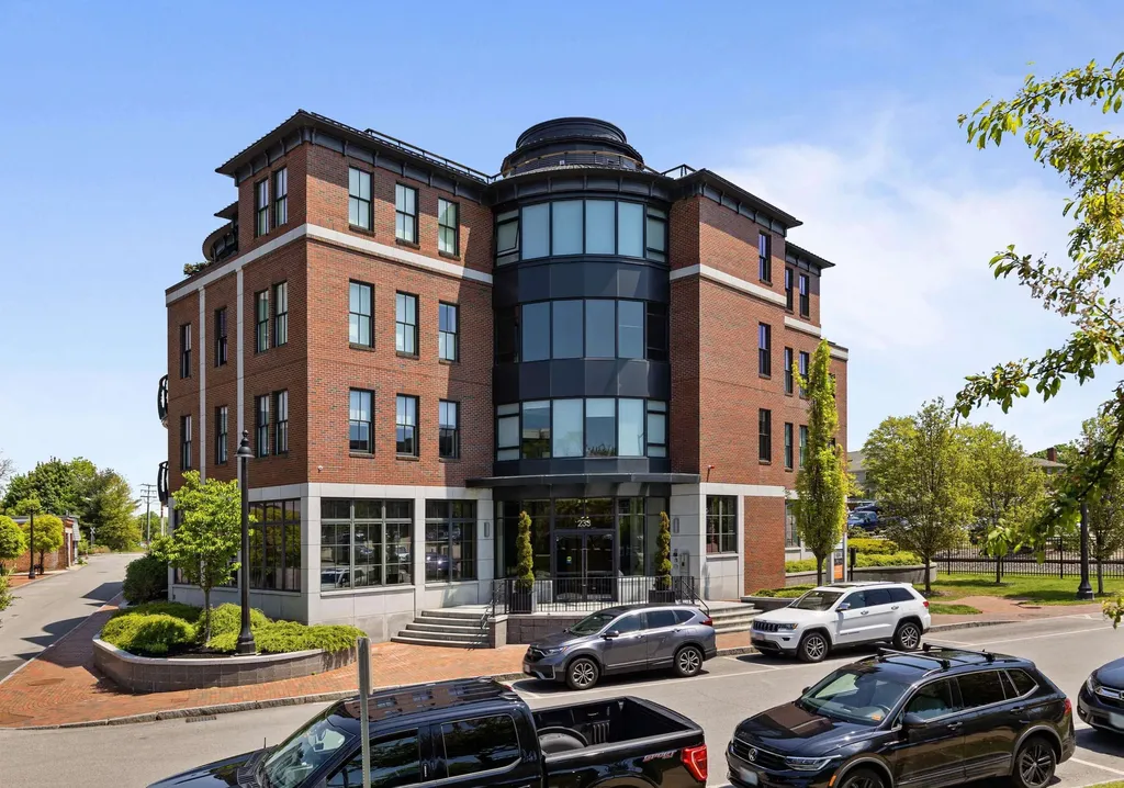 233 Vaughan Street Portsmouth NH 03801