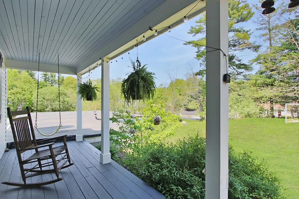 132 Blacksnake Road Seabrook NH 03874