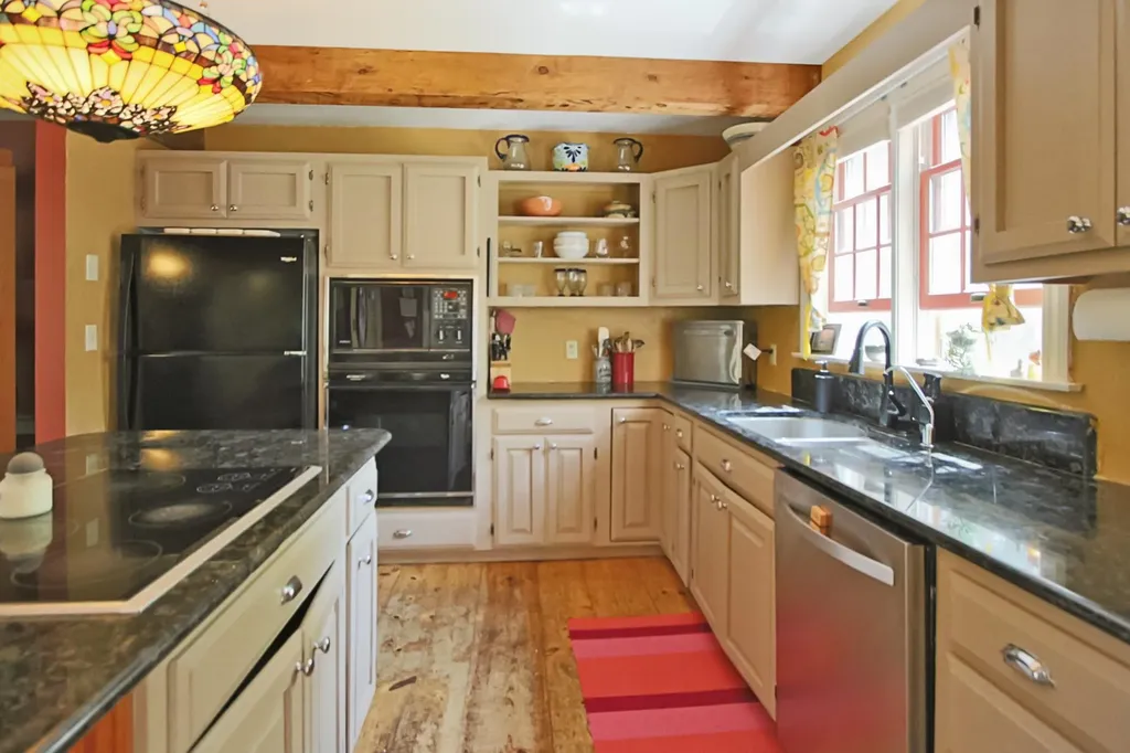 132 Blacksnake Road Seabrook NH 03874