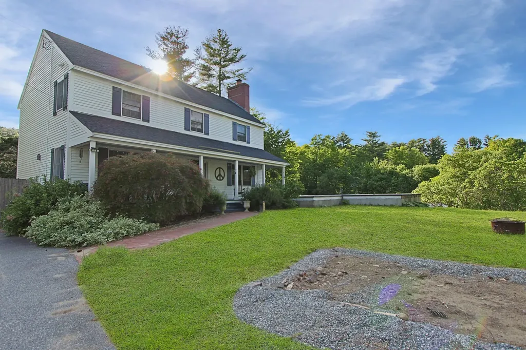 132 Blacksnake Road Seabrook NH 03874