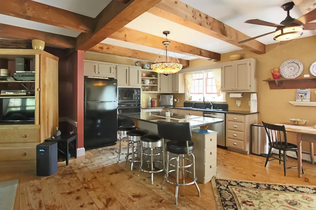 132 Blacksnake Road Seabrook NH 03874