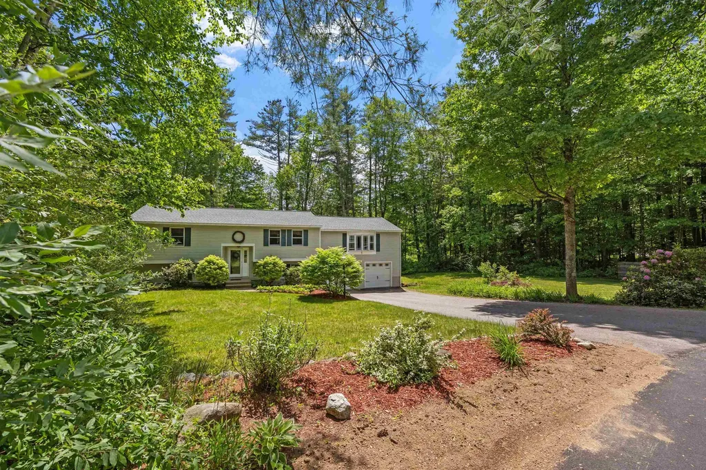 8 Fox Run Road Concord NH 03301