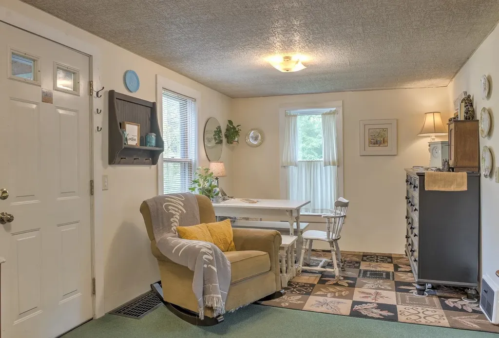 22 Blaine Street Keene NH 03431