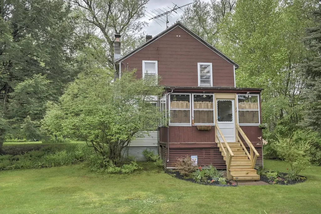 22 Blaine Street Keene NH 03431