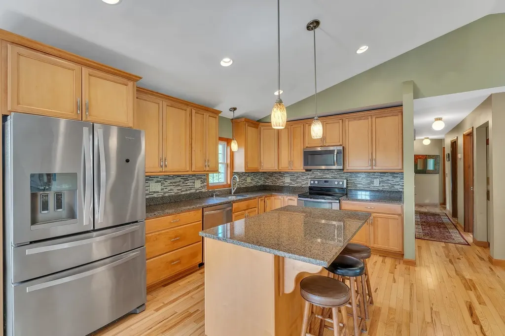 16 Platinum Plain Barre Town VT 05641