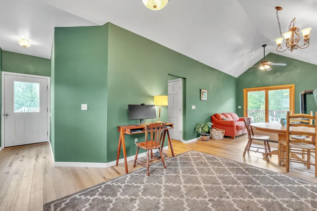 16 Platinum Plain Barre Town VT 05641