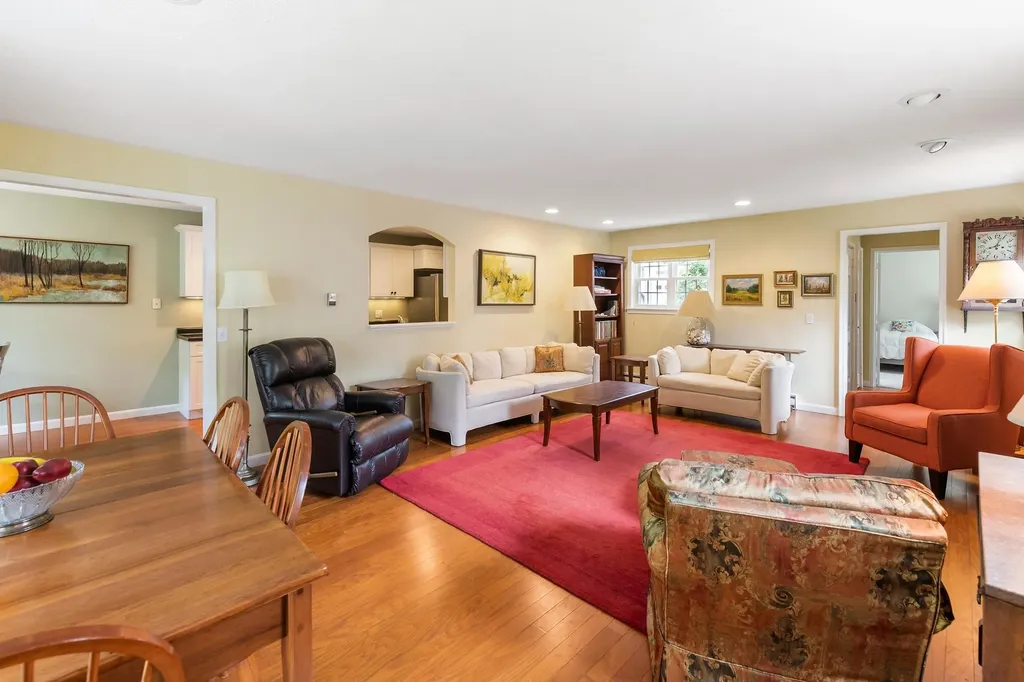 21 Hilltop Place New London NH 03257