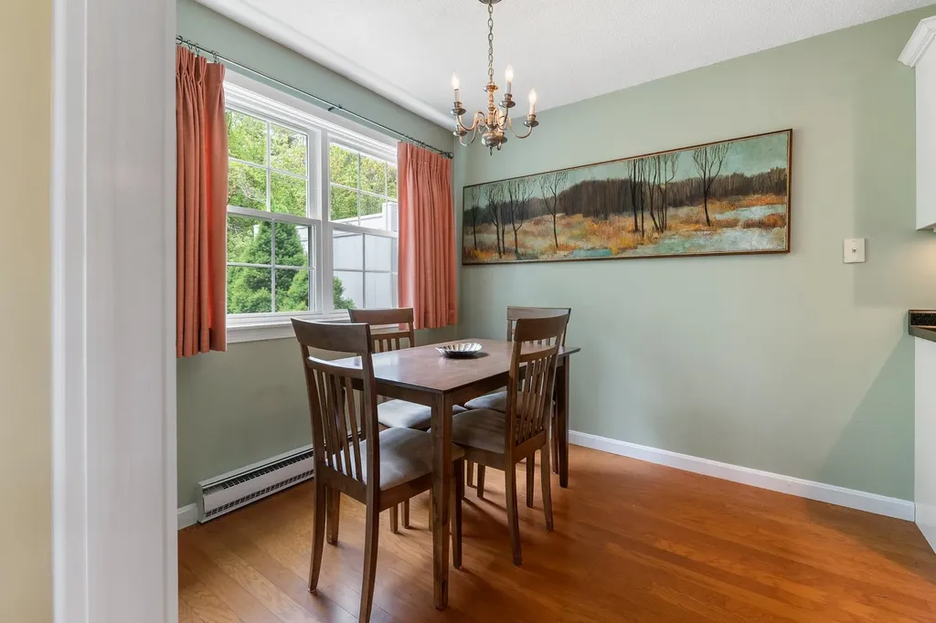 21 Hilltop Place New London NH 03257