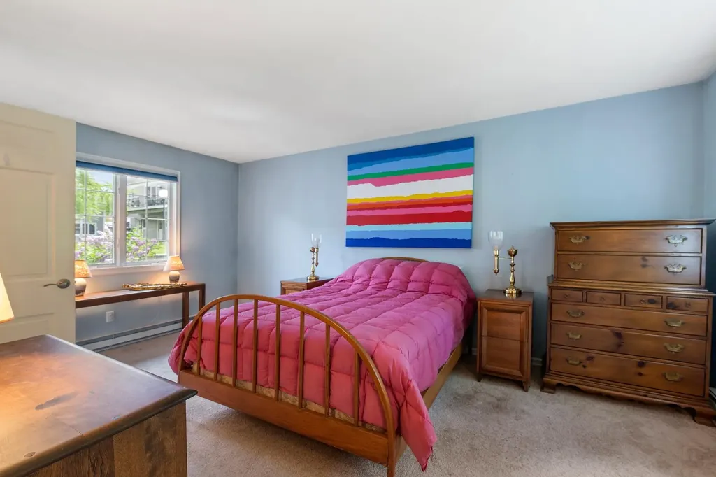 21 Hilltop Place New London NH 03257