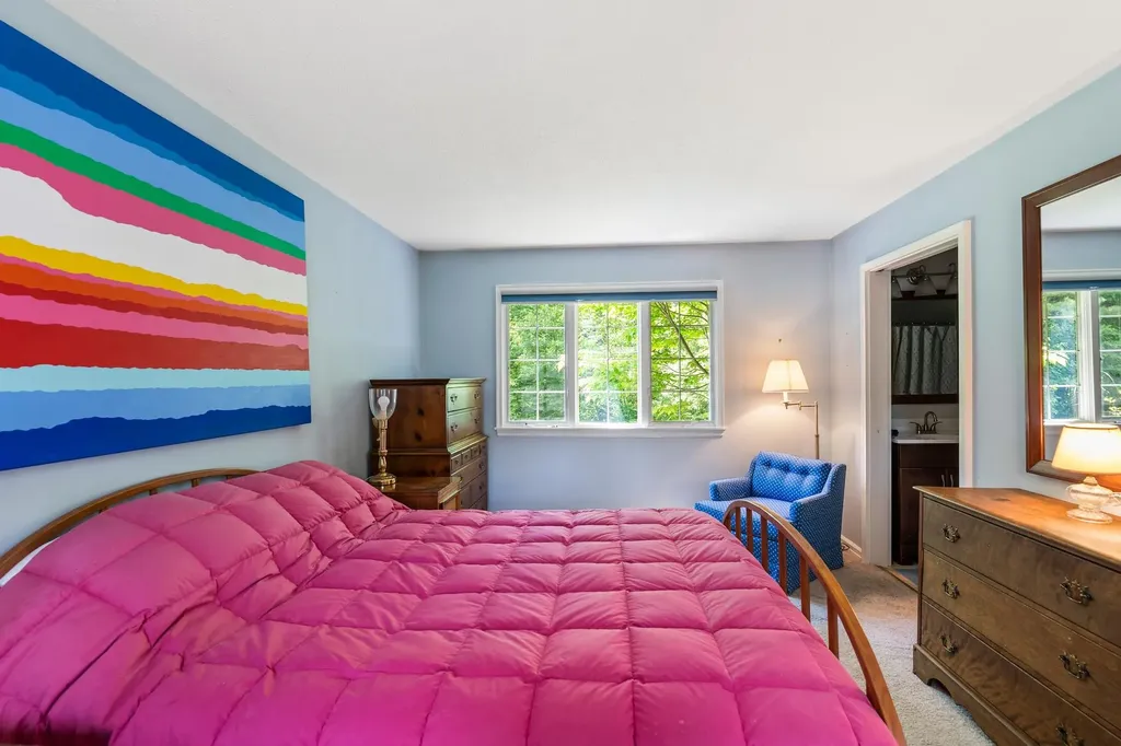 21 Hilltop Place New London NH 03257