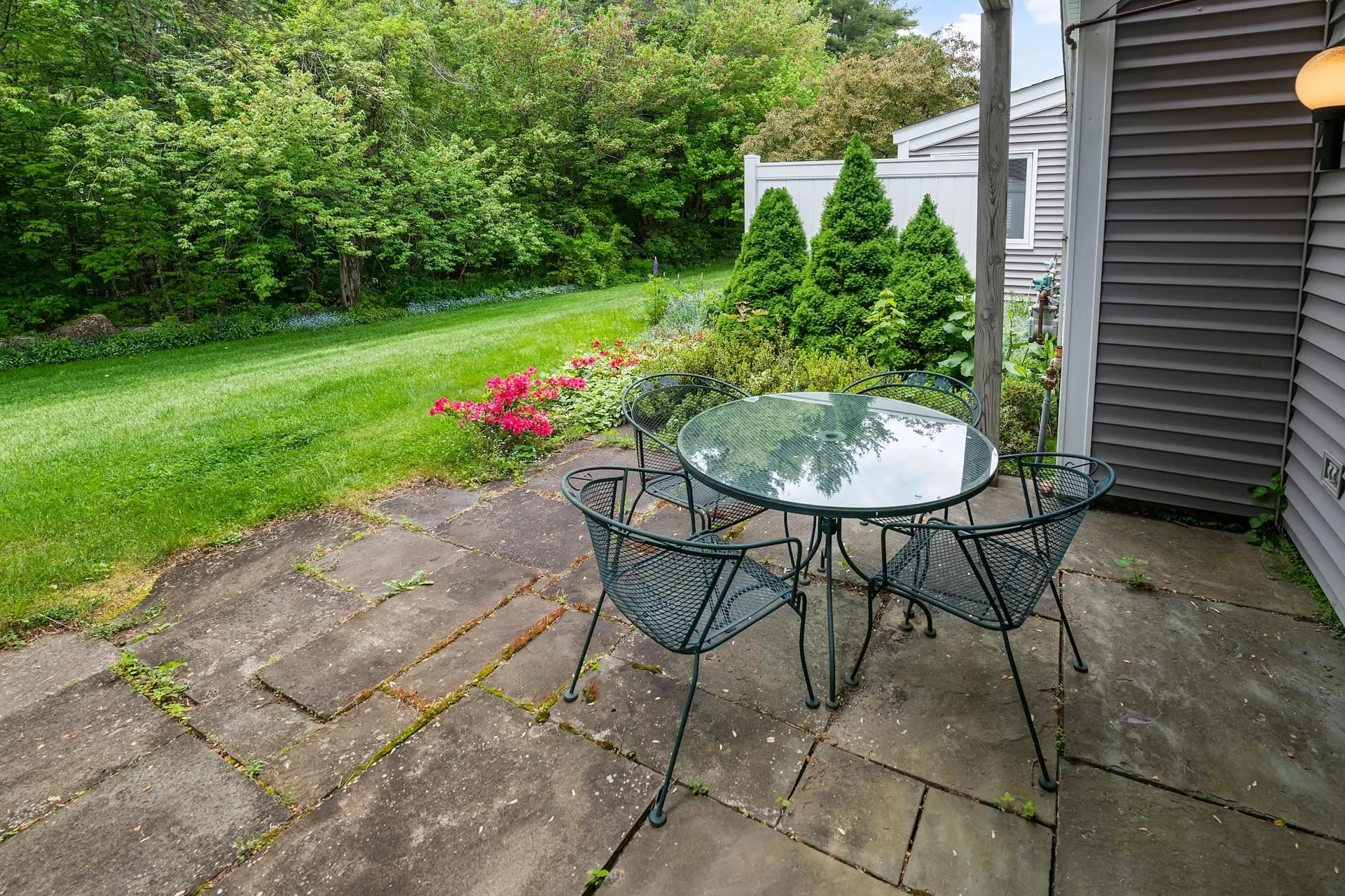 21 Hilltop Place New London NH 03257