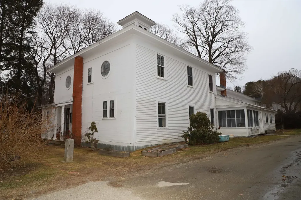 9 Academy Lane Walpole NH 03608