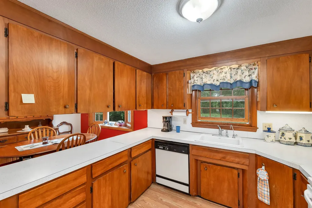42 Ridgewood Drive Bow NH 03304