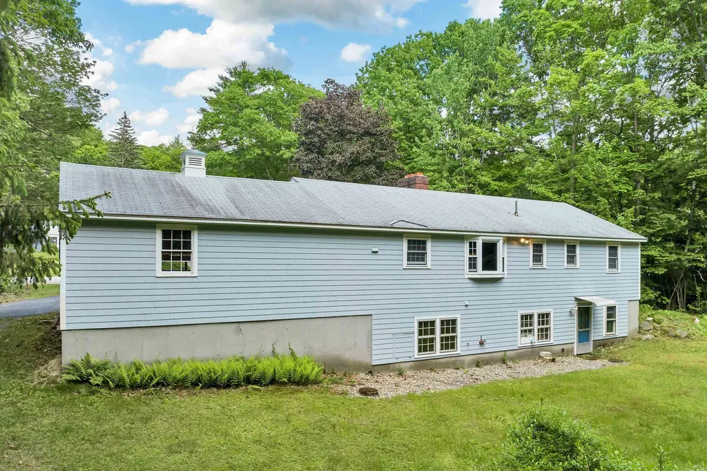 42 Ridgewood Drive Bow NH 03304