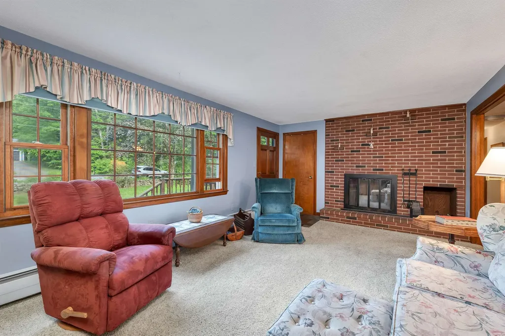 42 Ridgewood Drive Bow NH 03304