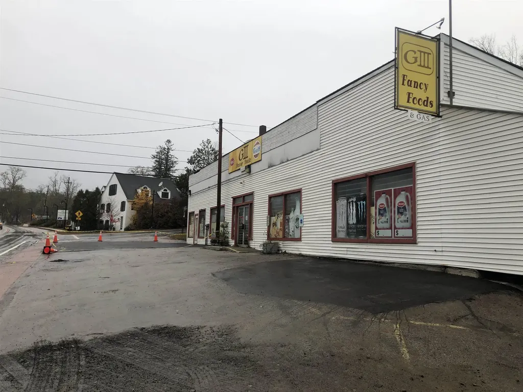 9 White Mountain Highway Tamworth NH 03886