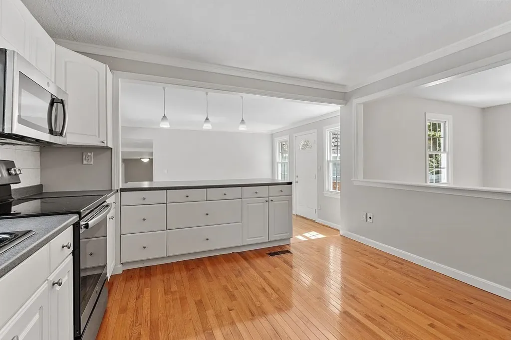 39 Dollard Road Auburn NH 03032