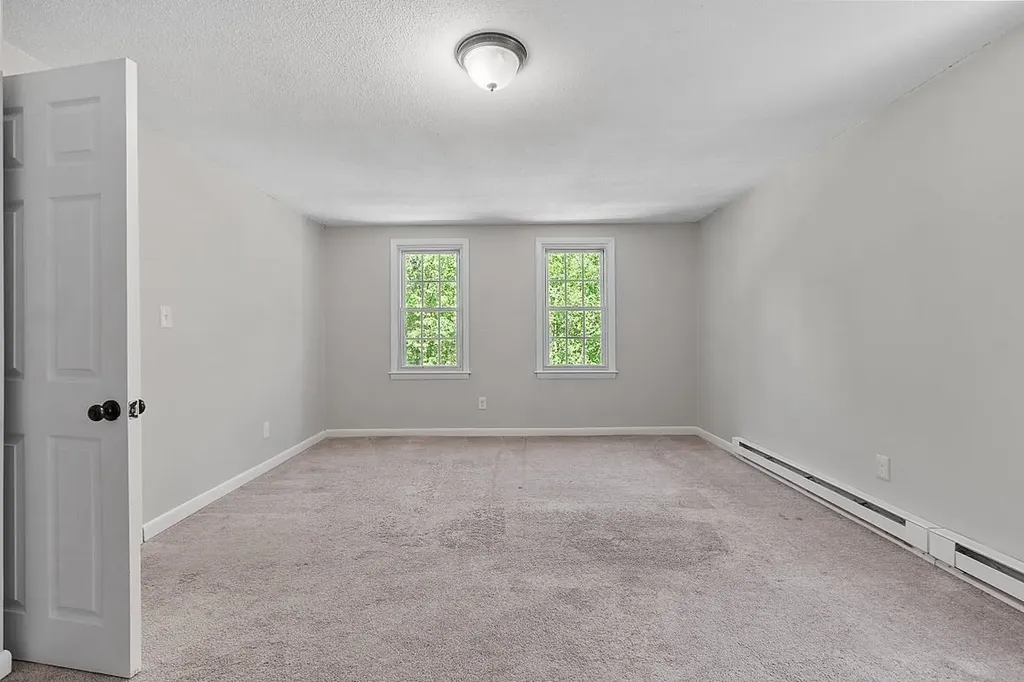 39 Dollard Road Auburn NH 03032