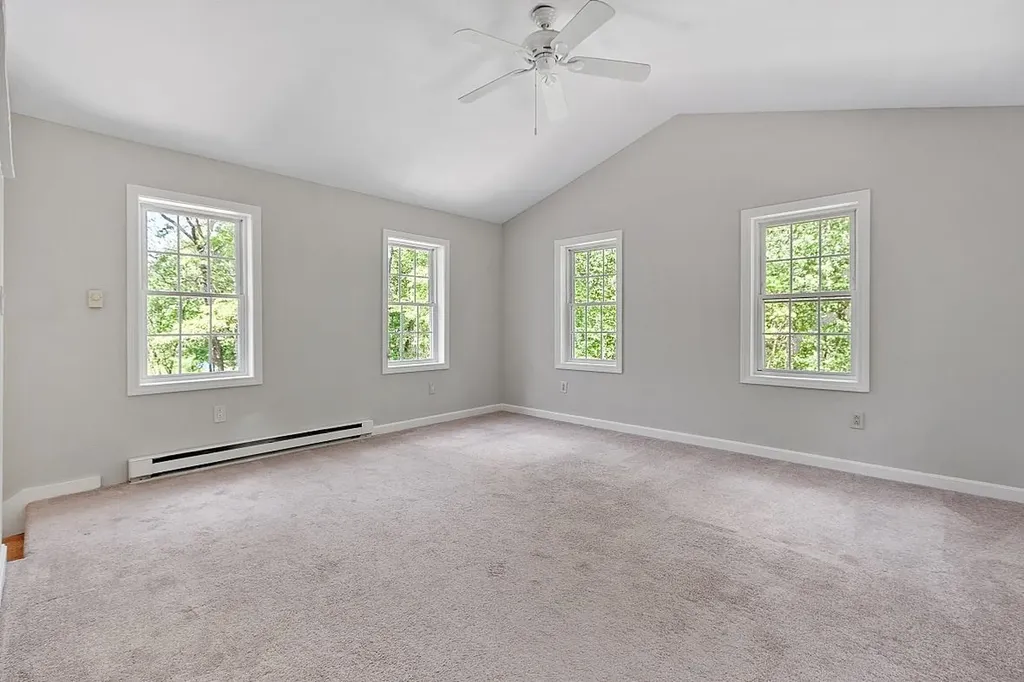 39 Dollard Road Auburn NH 03032