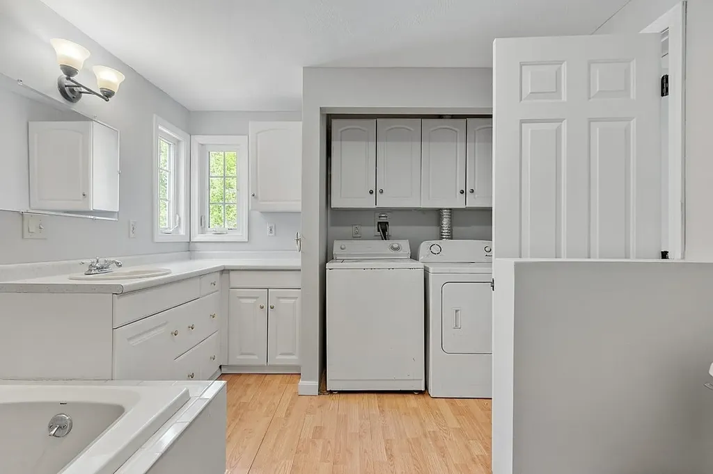 39 Dollard Road Auburn NH 03032