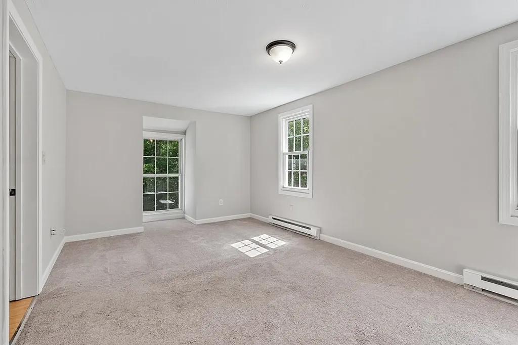 39 Dollard Road Auburn NH 03032