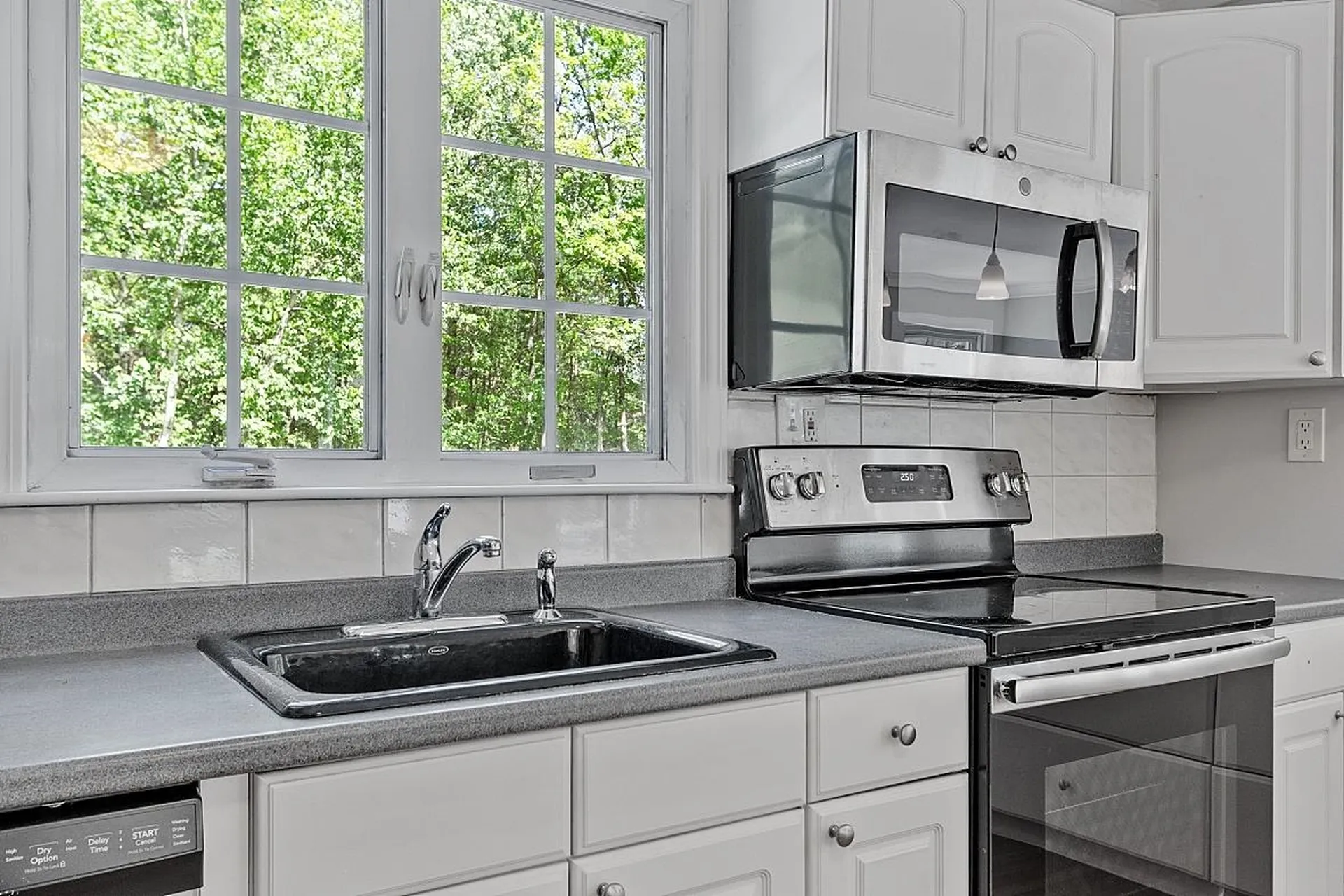 39 Dollard Road Auburn NH 03032