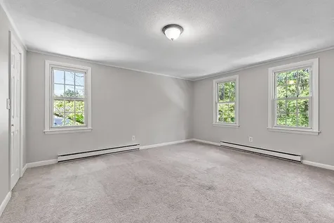 39 Dollard Road Auburn NH 03032