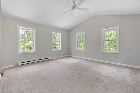 39 Dollard Road Auburn NH 03032