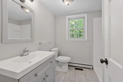 39 Dollard Road Auburn NH 03032
