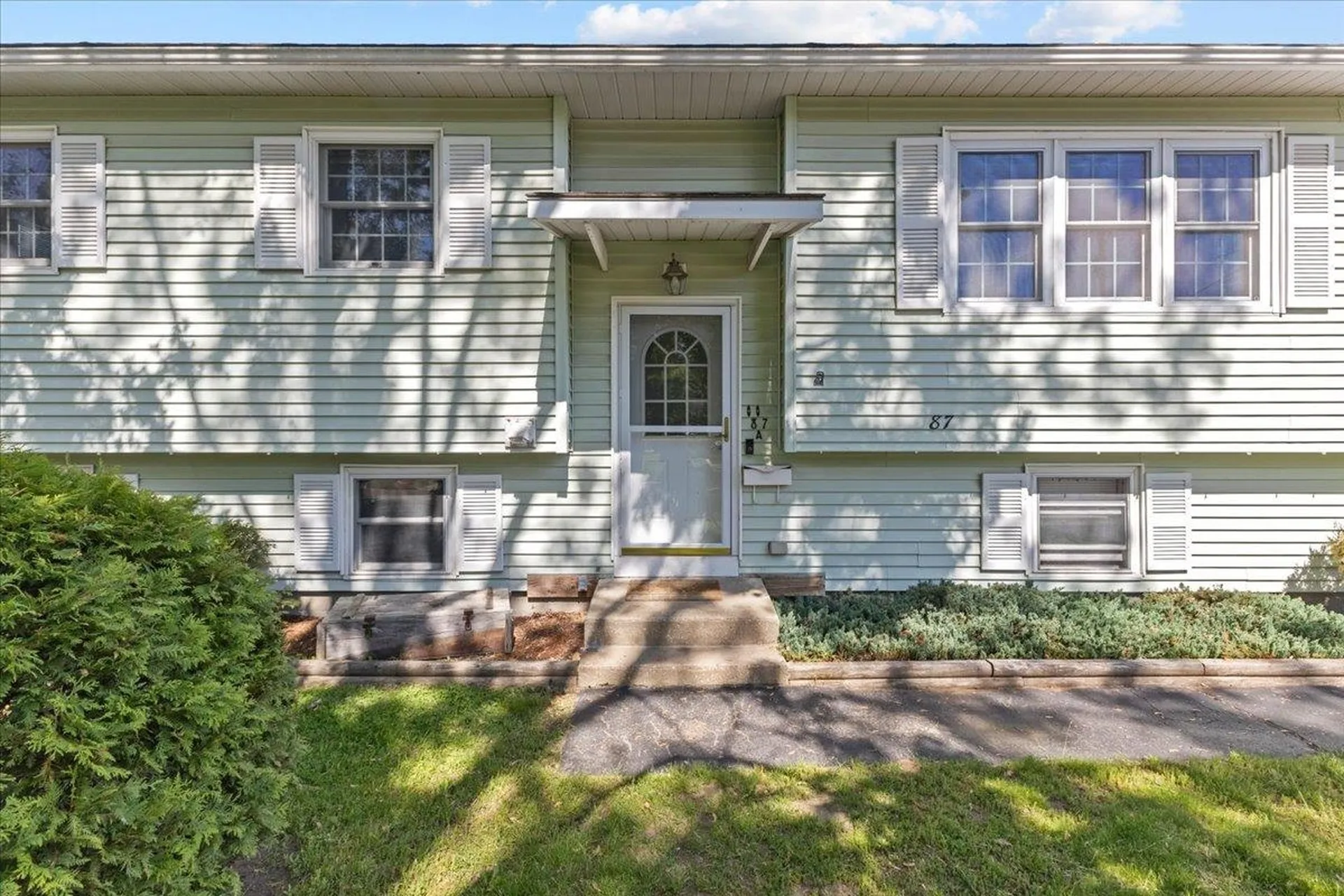 87 Logwood Street South Burlington VT 05403