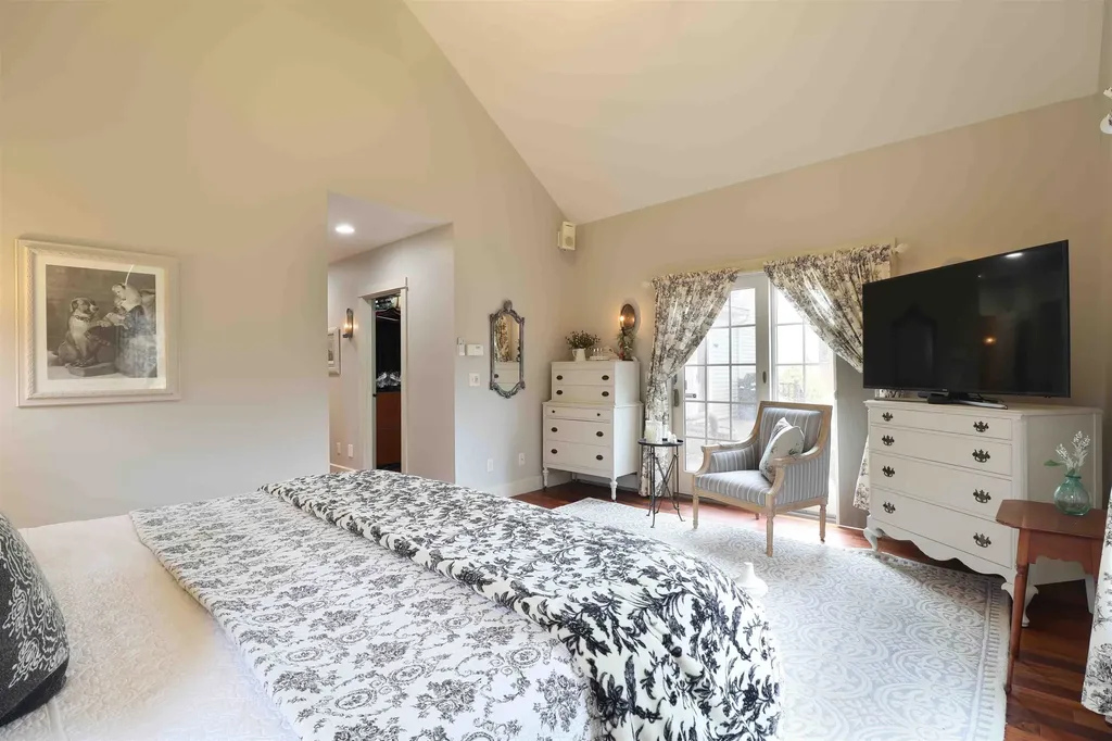 181 Bunker Hill Avenue Stratham NH 03885