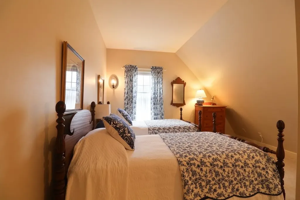 181 Bunker Hill Avenue Stratham NH 03885